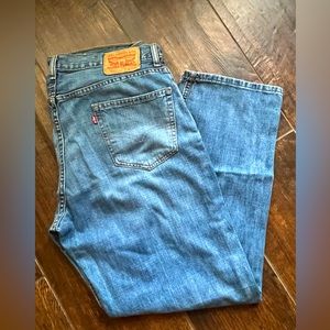 Men’s 550 Levi’s 36X30 (Relaxed Fit) Blue denim jeans.  Great buy!